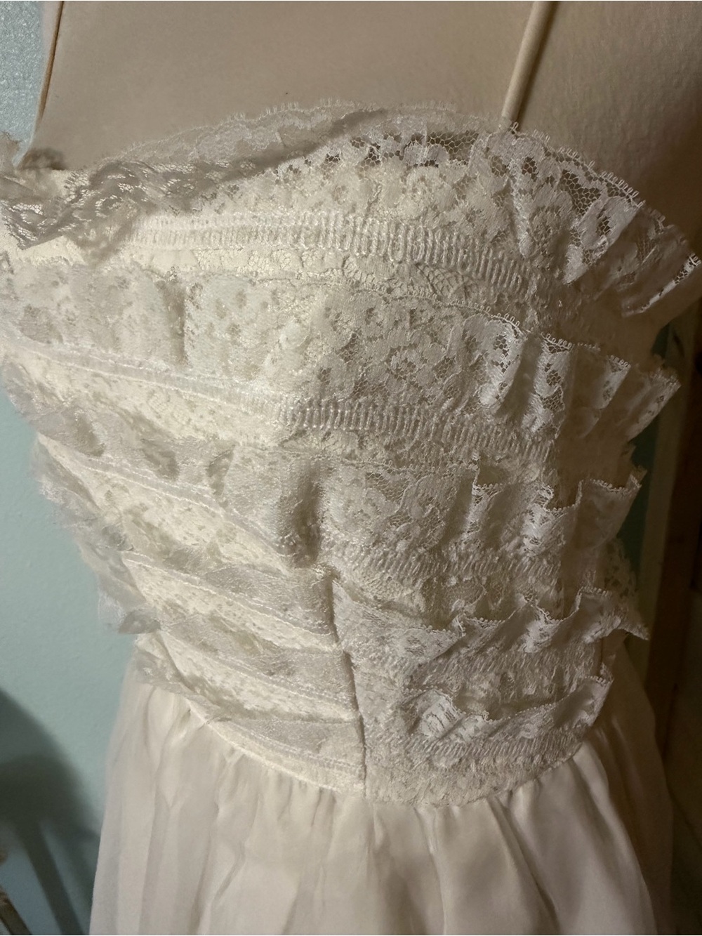 Beautiful VINTAGE CRÈME DRESS - Picture 7 of 15